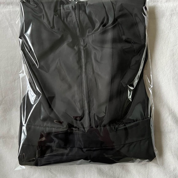 WindBreaker Jacket - Picture 3 of 9